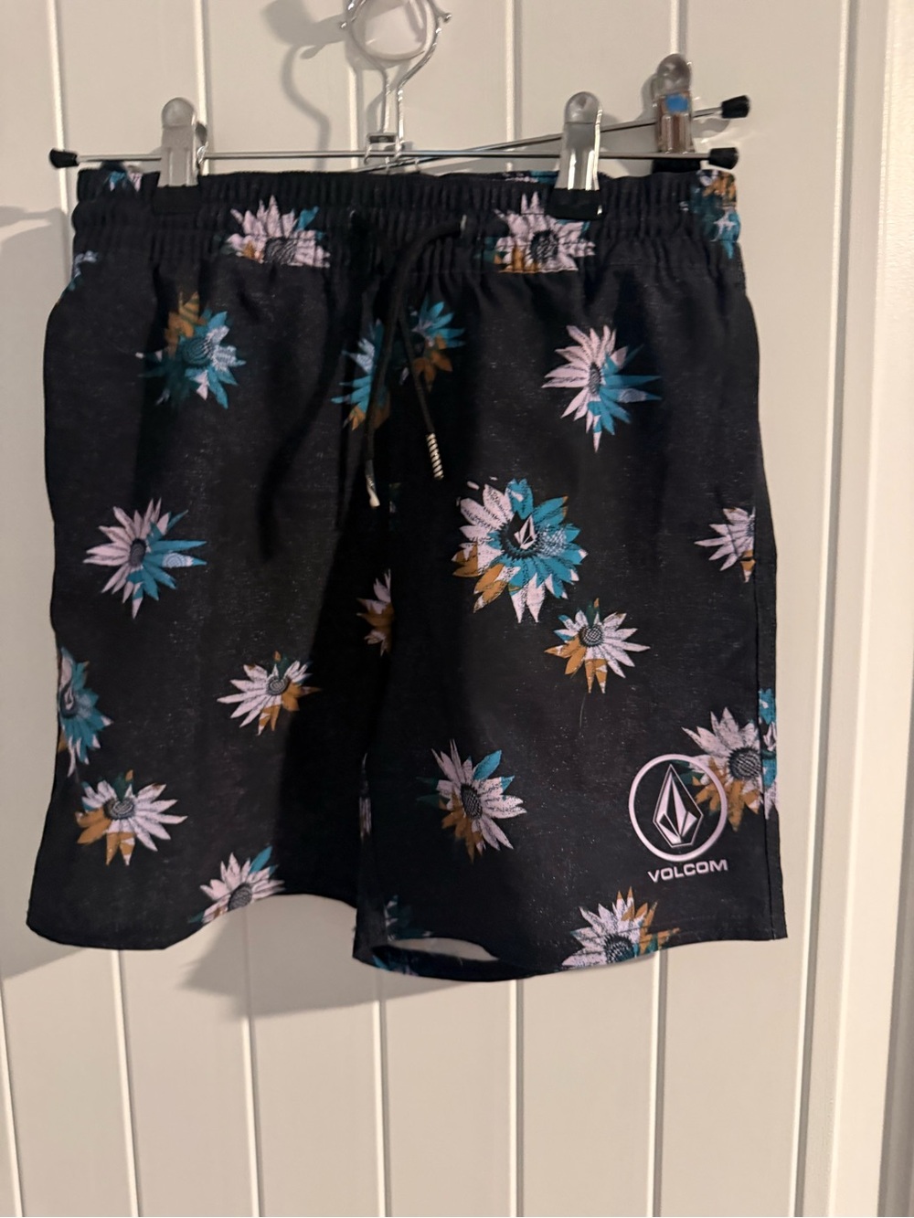 Volcom youth board short  Black Floral Board Shorts Swim Trunks Size Small